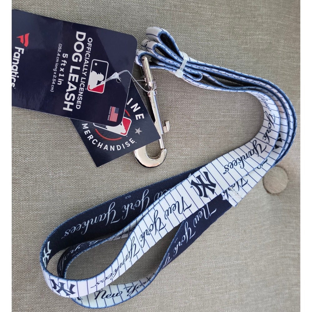 Fanatics MLB New York Yankees Dog Leash 5ft x 1in Pinstripe Navy White New